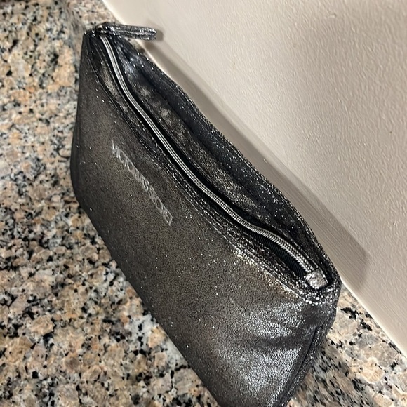 FREE with Purchase 🆓 New Large VICTORIA’S SECRET Cosmetic Bag - Picture 5 of 10